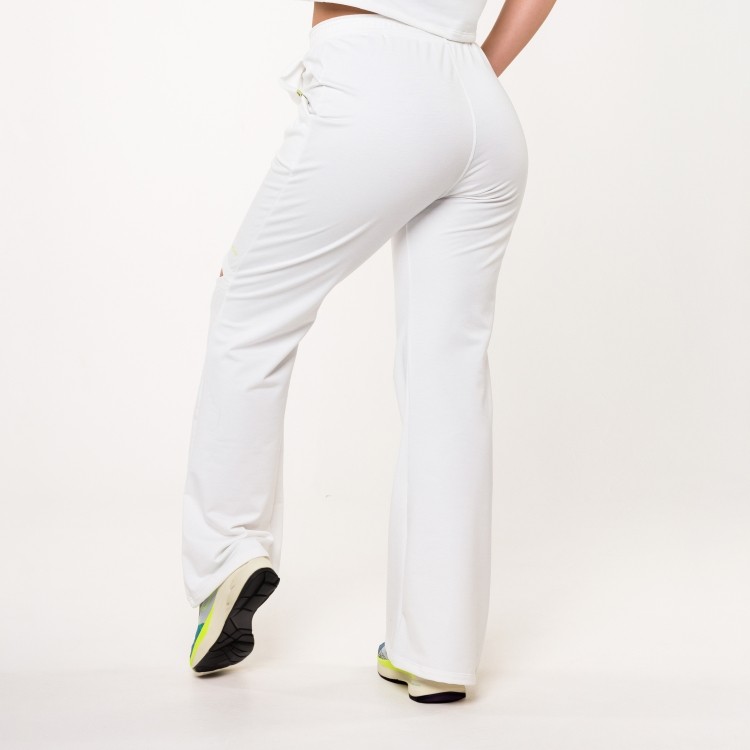 Pantalona Off White em Moletinho com Fenda no Joelho