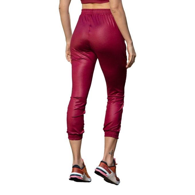 Calça Jogger Vinho em Cirrê com Bolsos