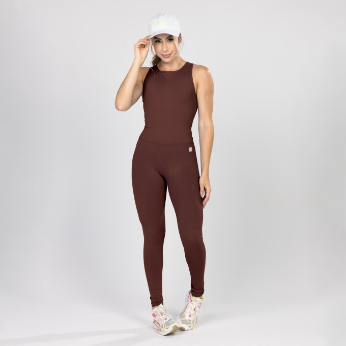 Macacão Marrom Couro Básico